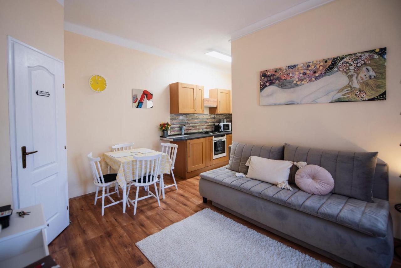 Heart Of Pecs Apartman Free Parking Luaran gambar
