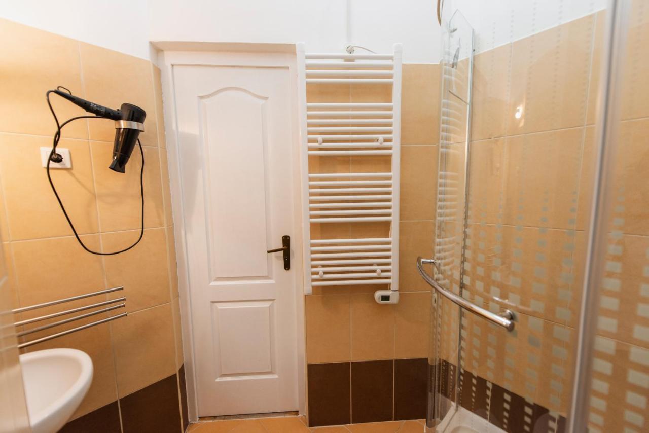 Heart Of Pecs Apartman Free Parking Luaran gambar