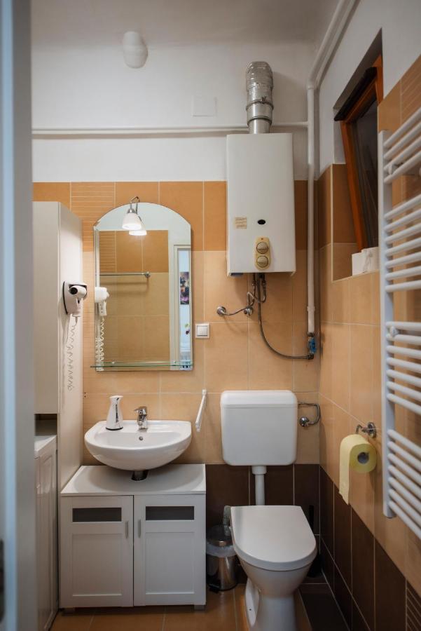 Heart Of Pecs Apartman Free Parking Luaran gambar