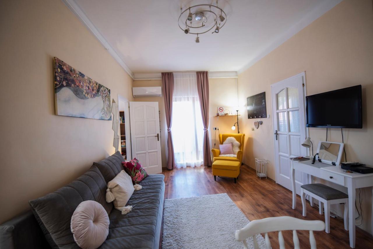 Heart Of Pecs Apartman Free Parking Luaran gambar